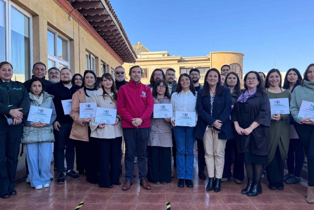 Certifican a funcionarios en promoción de espacios terapéuticos para impulsar la reinserción social juvenil