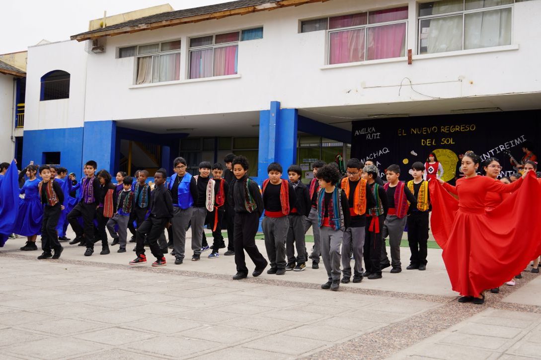 Colegio Carlos Condell de La Haza de La Serena conmemora a los Pueblos Originarios