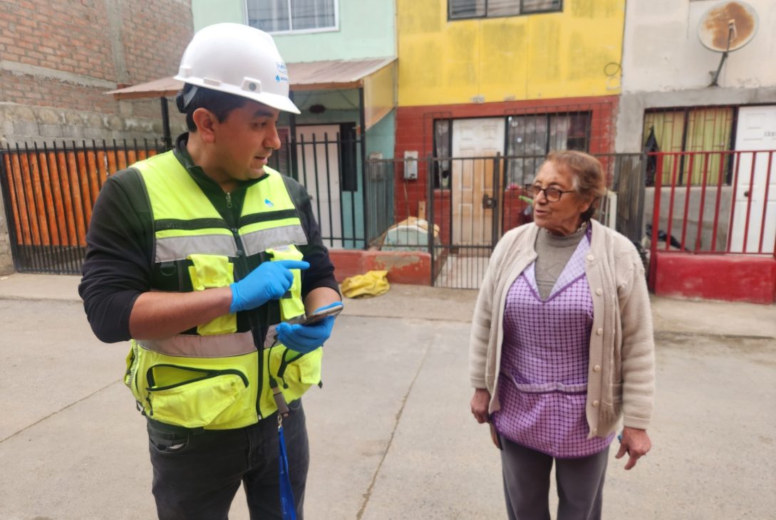 Vecinos de Tierras Blancas participan en proceso de video inspección de Aguas del Valle
