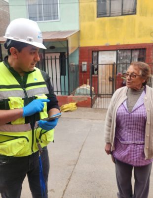 Vecinos de Tierras Blancas participan en proceso de video inspección de Aguas del Valle