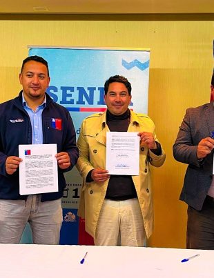 SENDA y Municipio de Canela firman convenio para la instalación de Oficina Previene en la comuna