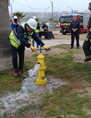Aguas del Valle realiza monitoreo preventivo de grifos en previa de la Pampilla de Coquimbo