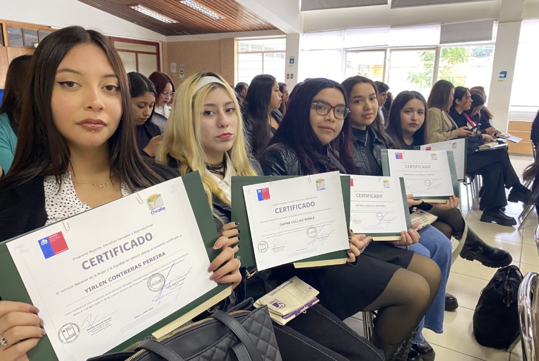 Estudiantes de trabajo social se certifican para promover derechos sexuales y reproductivos en sus comunidades