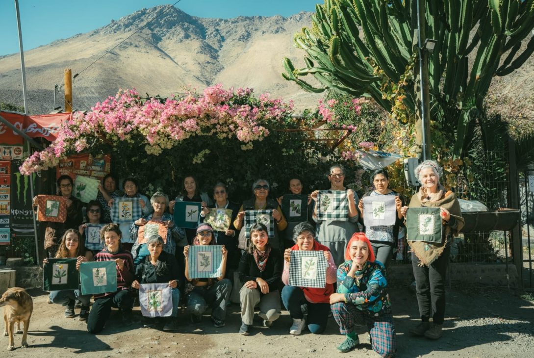 Cultivar la memoria exposición de bordados revive el legado Mistraliano a 80 años del Nobel