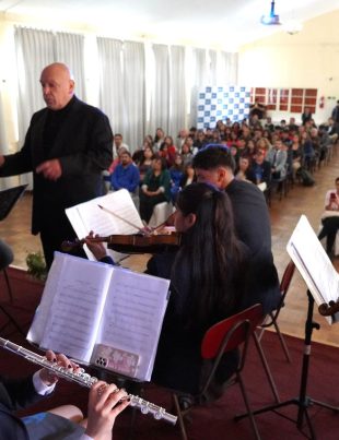 Conmemoran 8 años de la Nueva Educación Pública con estudiantes en el centro del proceso educativo