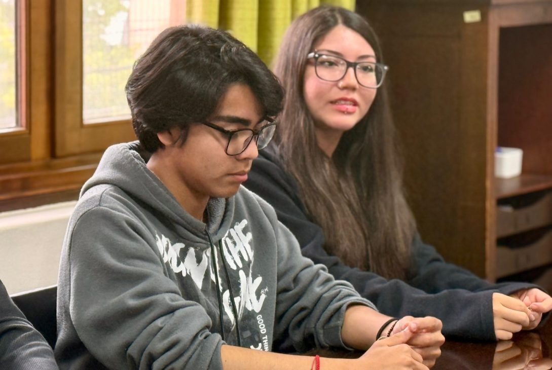 Seremi de Educación se reúne con estudiantes del Christ School para fortalecer el diálogo y clarificar plazos del proceso