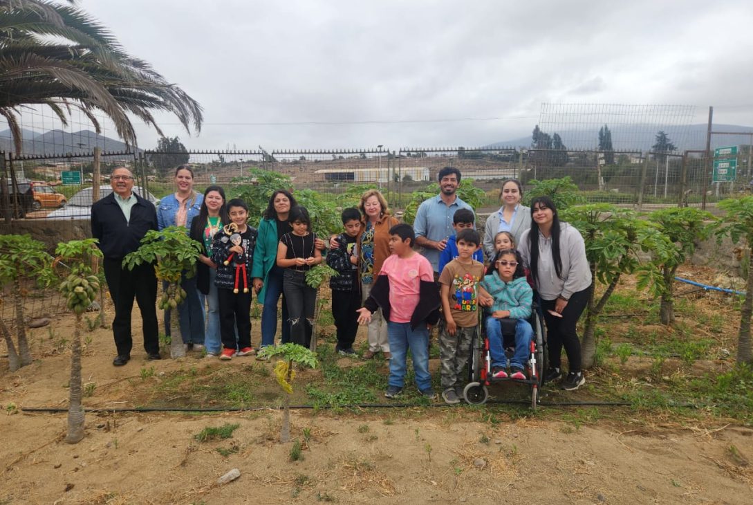 Aguas del Valle apoya proyecto de aguas grises y riego automático en huerto escolar de colegio rural de La Serena