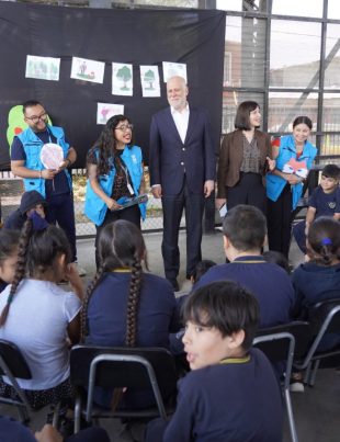 Consumo de alcohol alcanza su nivel más bajo en 30 años y marihuana en adolescentes llega a mínimo histórico