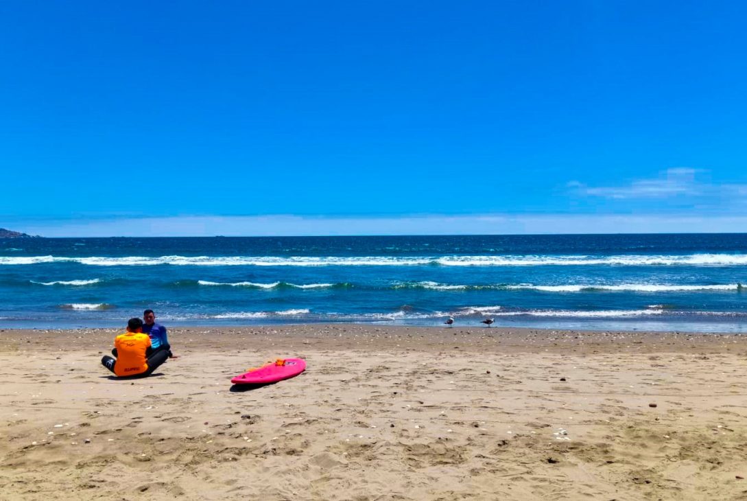 La Serena Joven en proceso de reinserción vive su primera experiencia en el surf