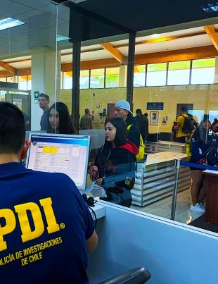 PDI desarrolla masivo control migratorio en aeródromo de La Serena