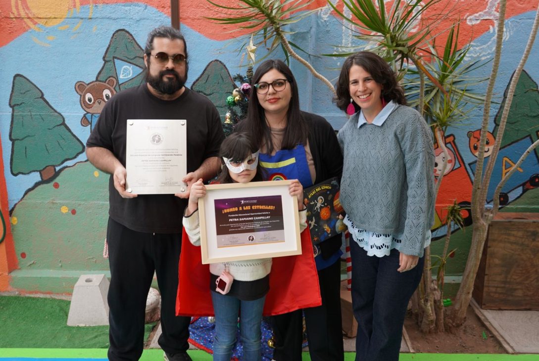 Realizan reconocimiento a estudiante de región de Coquimbo que ganó viaje a Centro Espacial de Inglaterra