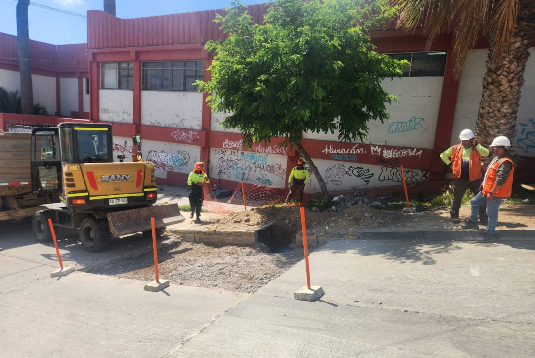 Cerca del 50% de avance presentan las obras de renovación de redes de Aguas del Valle en Avenida Videla de Coquimbo