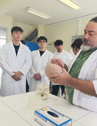 Facultad de Medicina UCN acerca las ciencias de la salud a jóvenes de enseñanza media