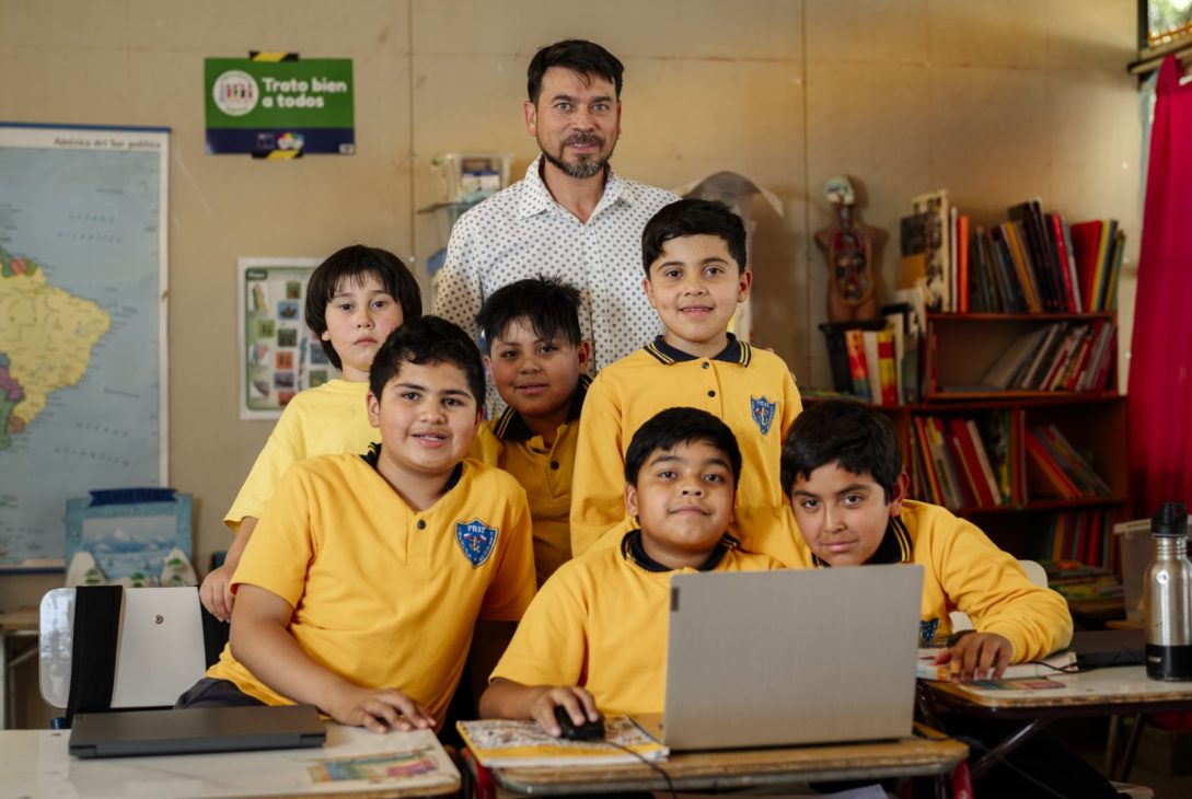 Unidocente de la Escuela Carmela Prat de Monte Patria es destacado en serie documental del Mineduc