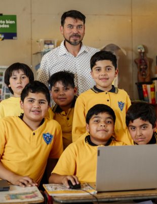 Unidocente de la Escuela Carmela Prat de Monte Patria es destacado en serie documental del Mineduc