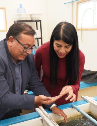 Ministra de Ciencias se mostró impresionada por labor realizada en la UCN