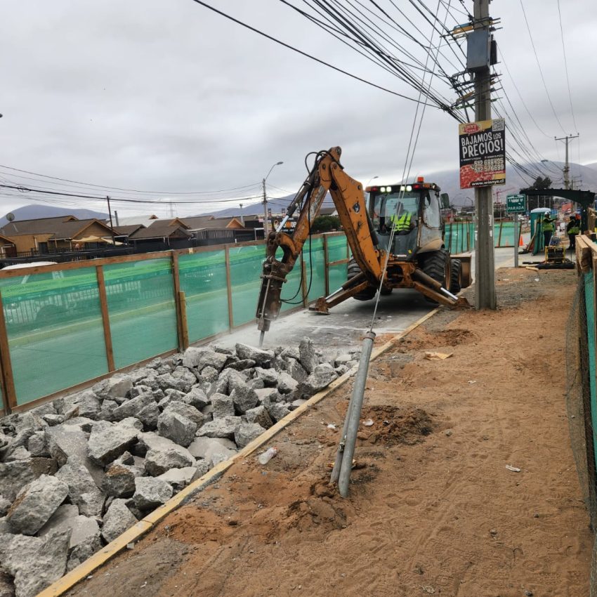 Más de un 20% de avance presenta la renovación de colectores de Aguas del Valle en calle Waldo Alcalde de Coquimbo
